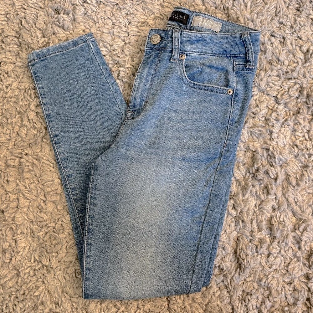Aeropostale High Waisted Jegging